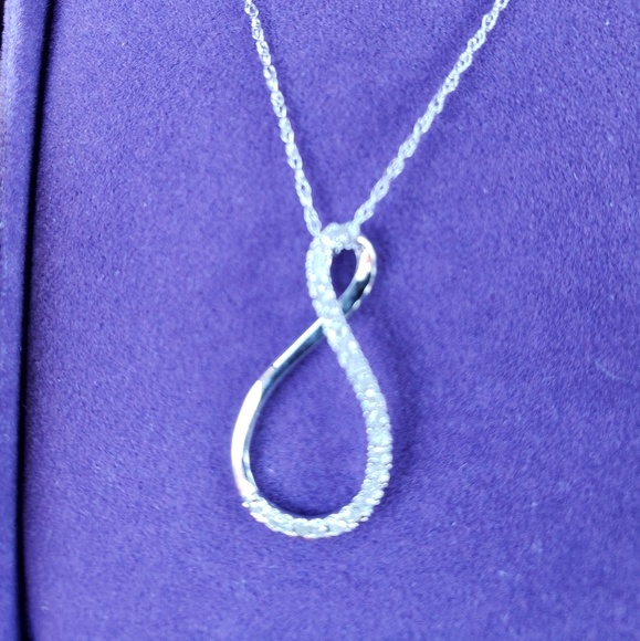 Infinity necklace - Picture 2 of 3